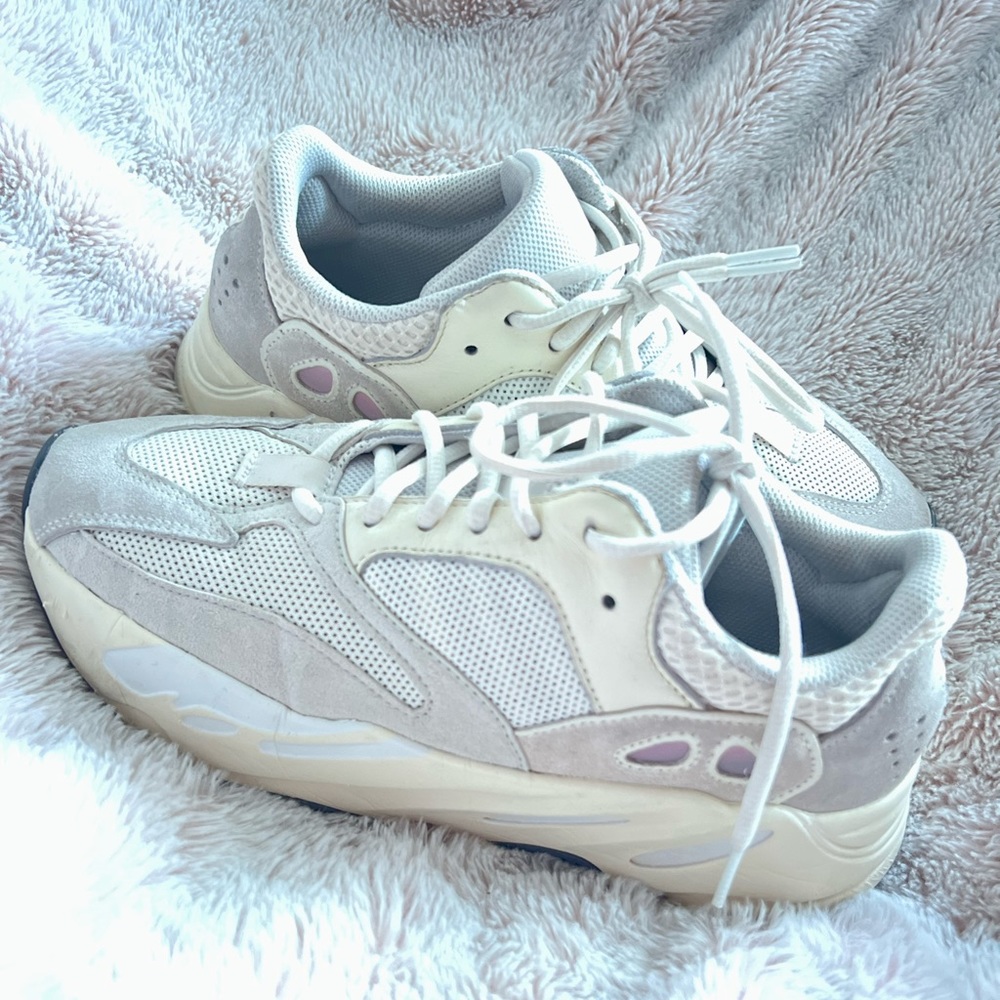YEEZY BOOST 700 “Analog” size 8